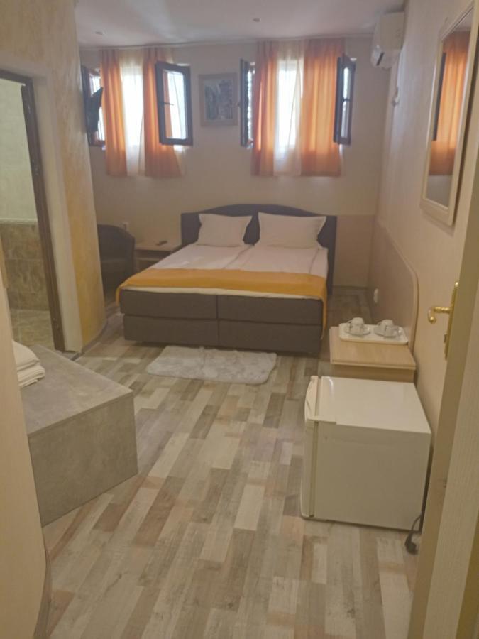 Hotel Dali Plovdiv Buitenkant foto