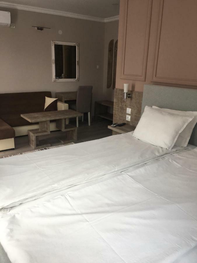 Hotel Dali Plovdiv Buitenkant foto